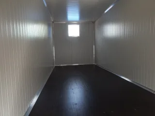 20ft zeecontainer gesisoleerd en voorzien van openingen