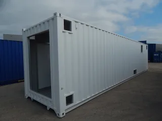 40FT Highcube zeecontainer open achterkant en openingen.