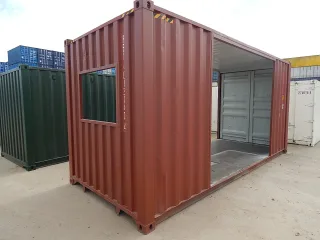 Zeecontainer met openingen