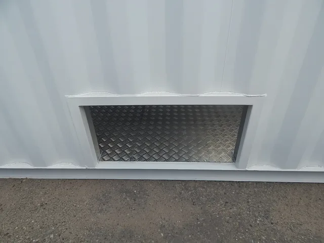 Openingen & Doorvoeringen — containermodificatie